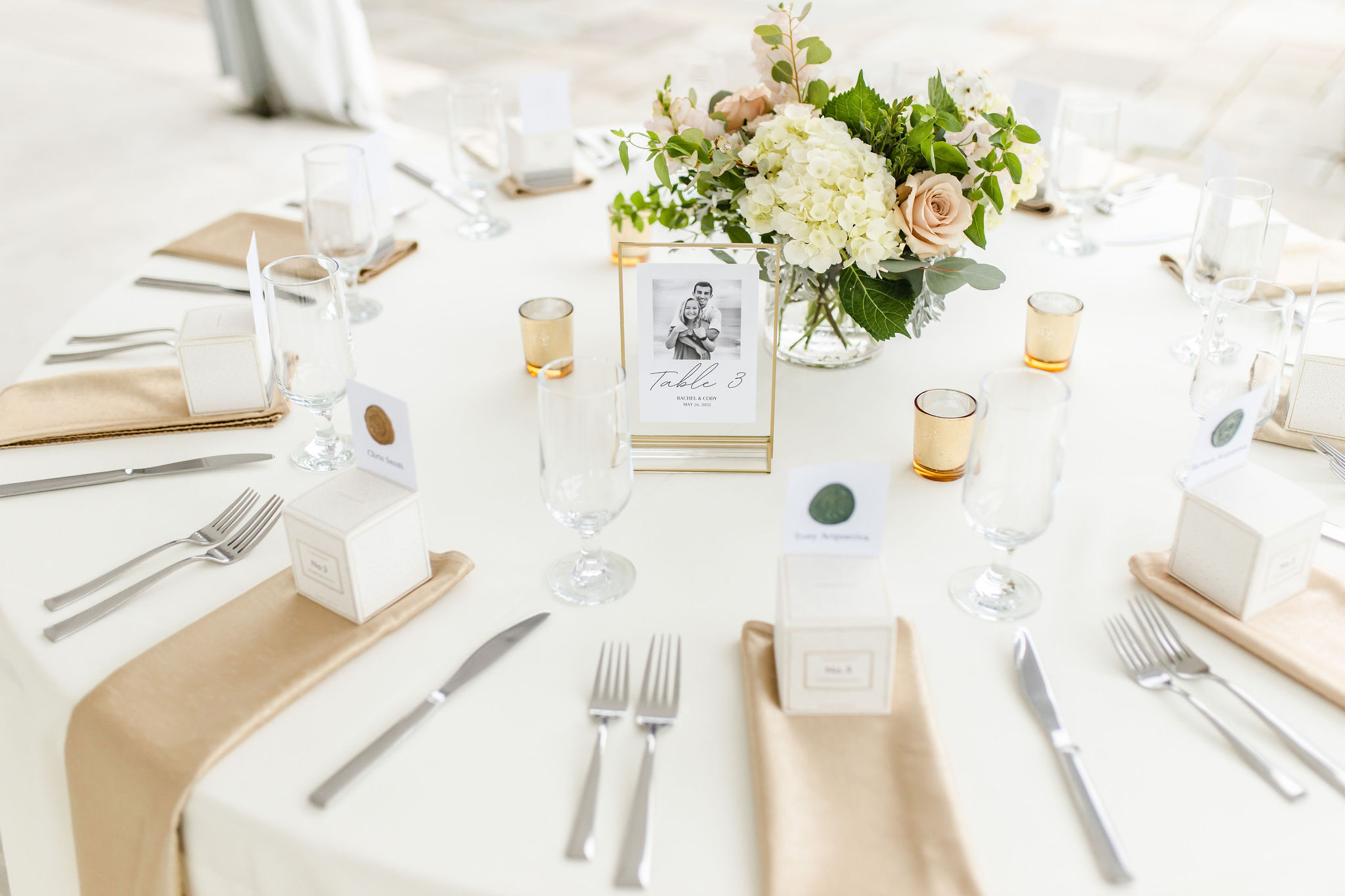 place settings with gold candles at Londontown Gardens